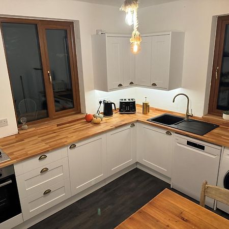 3 Bed Ground Floor Apartment - Hot Tub Optional Upgrade 海斯 外观 照片