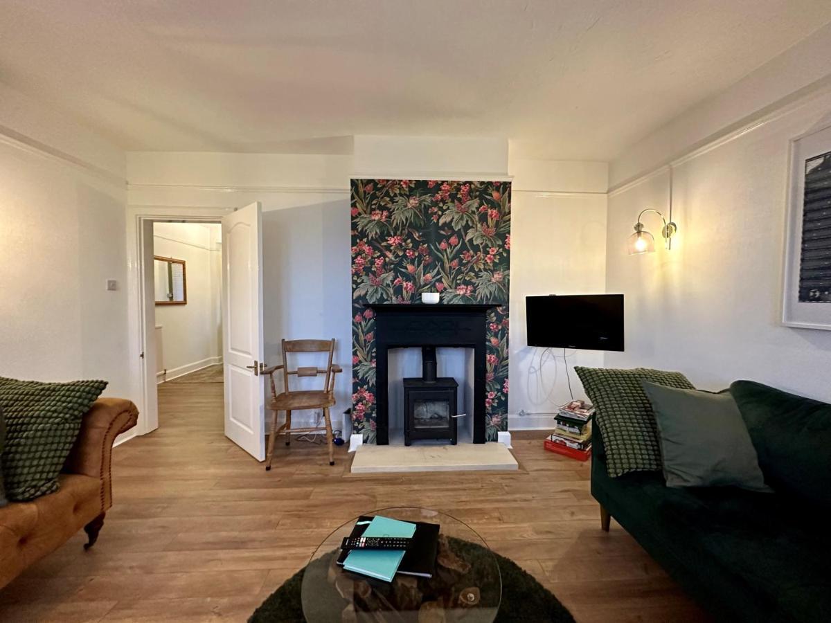 3 Bed Ground Floor Apartment - Hot Tub Optional Upgrade 海斯 外观 照片